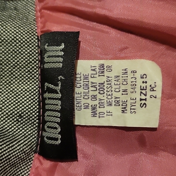 NWT SET OF BLAZER AND SKIRT - Picture 6 of 17